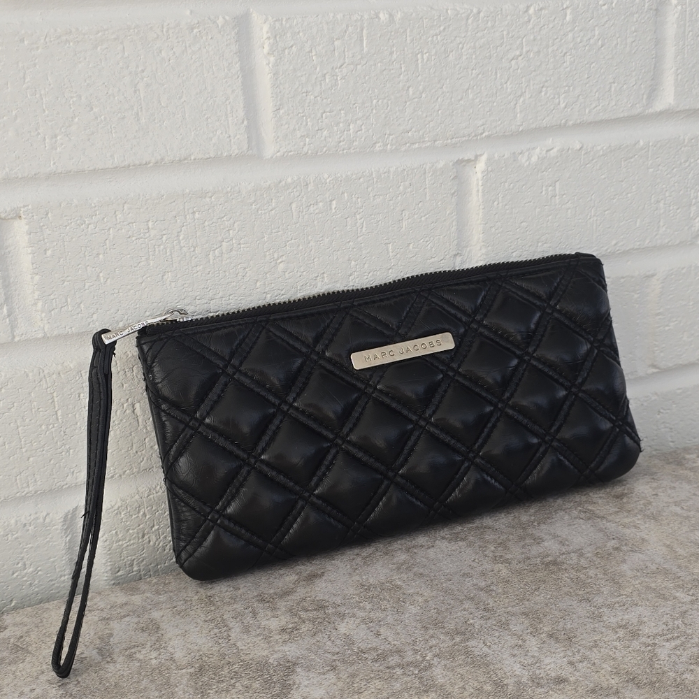 Marc Jacobs Quilted Leather Wristlet/Pouch/Wallet - Picture 3 of 13